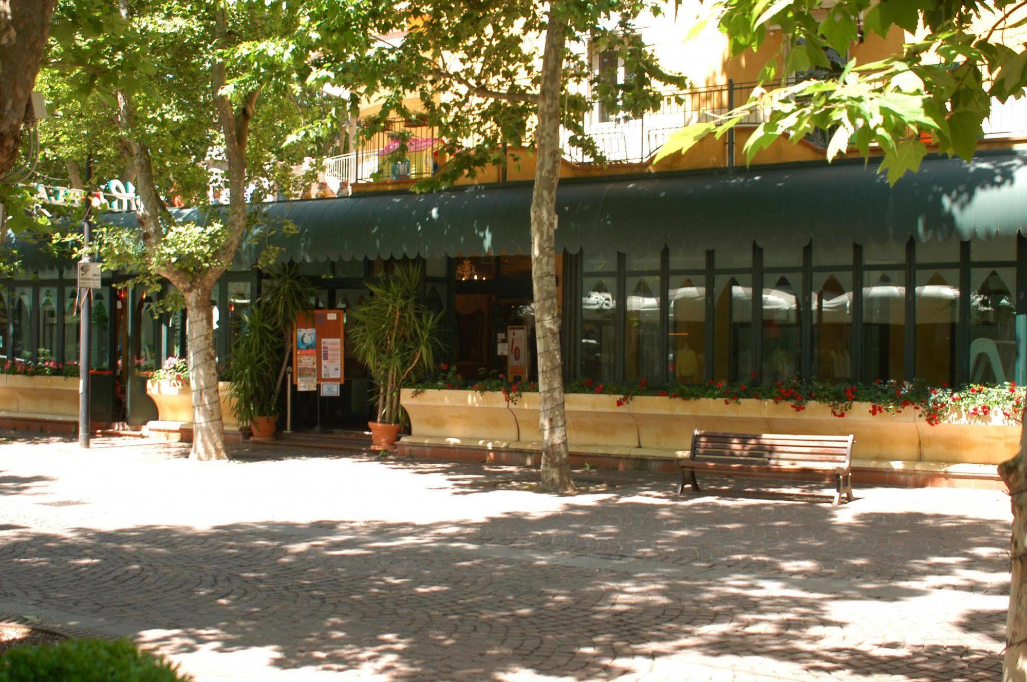 Hotel Dei Platani 리미니 외부 사진